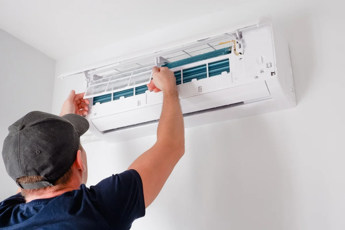 How Can Emergency HVAC Services Keep You Comfortable Year-Round