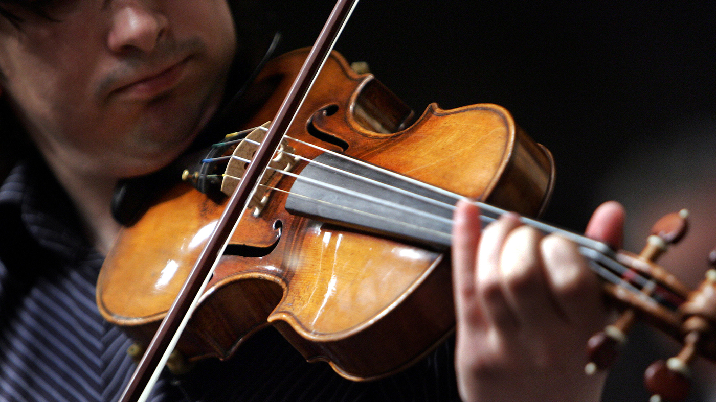 How Does a Custom Violin Enhance Your Playing Experience