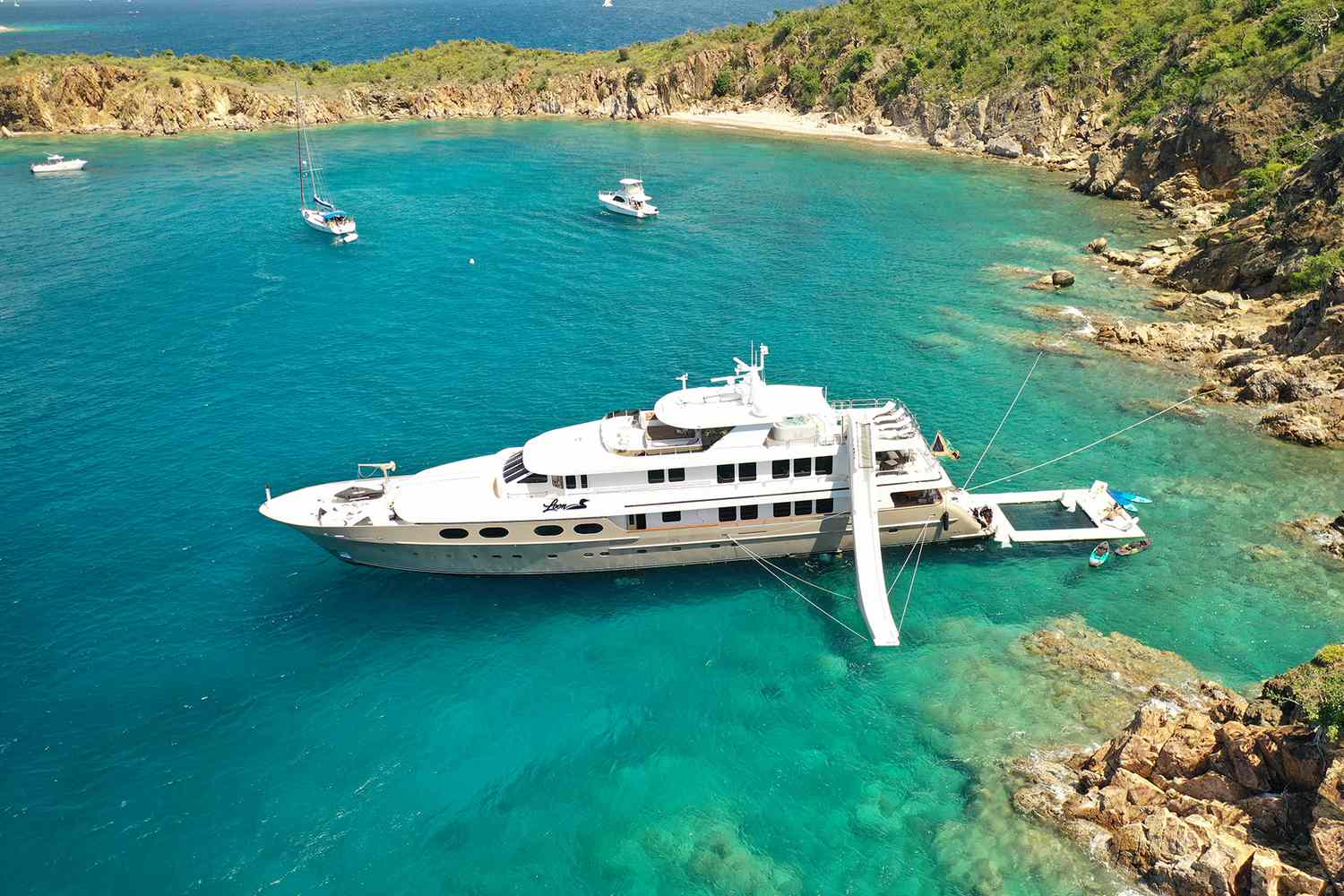 What are the top destinations for luxury charter boat vacations