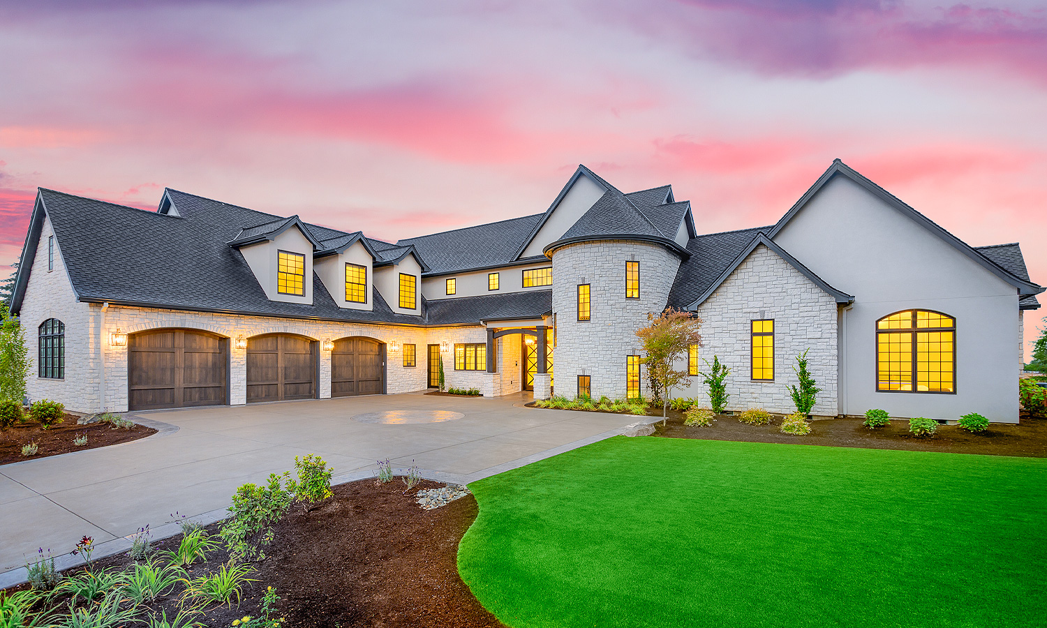 What Are Common Pitfalls in Buying or Selling Luxury Properties?