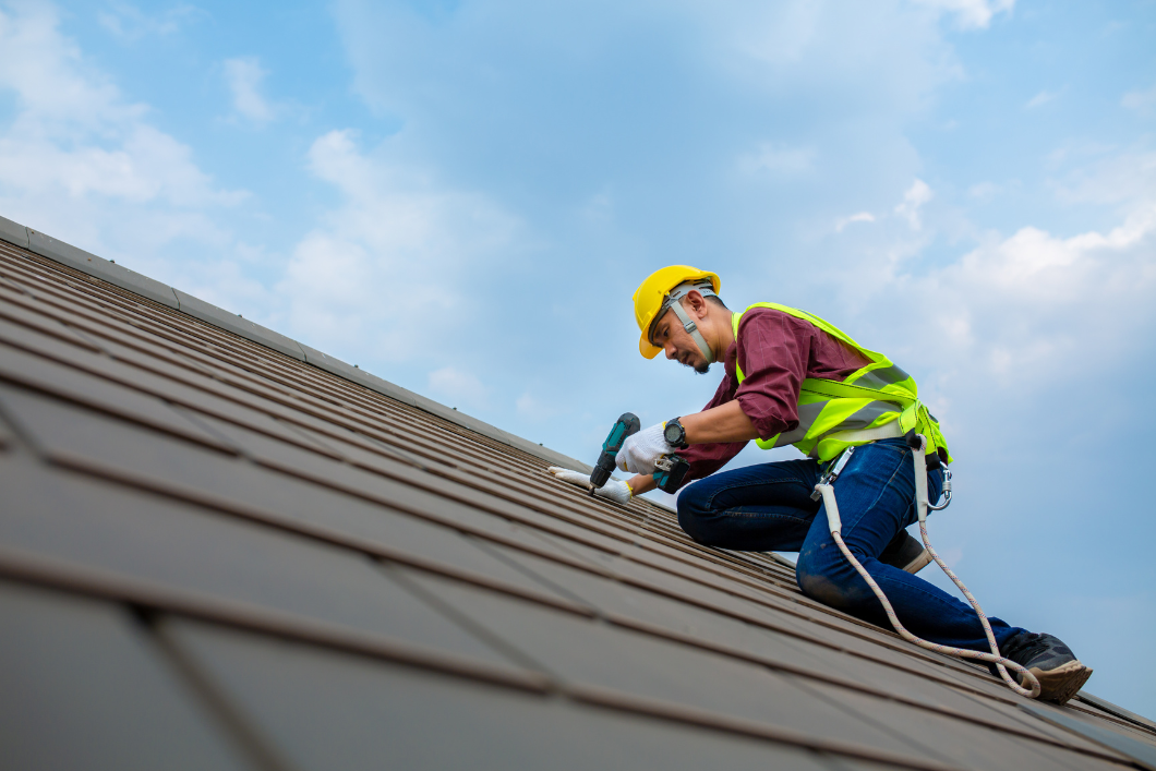 What Maintenance Practices Extend a Roof’s Lifespan?